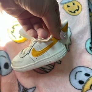 Nike Kids Shoes in White and Yellow